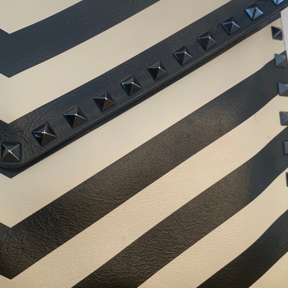 Valentino Rockstud striped envelope clutch - Picture 6 of 10